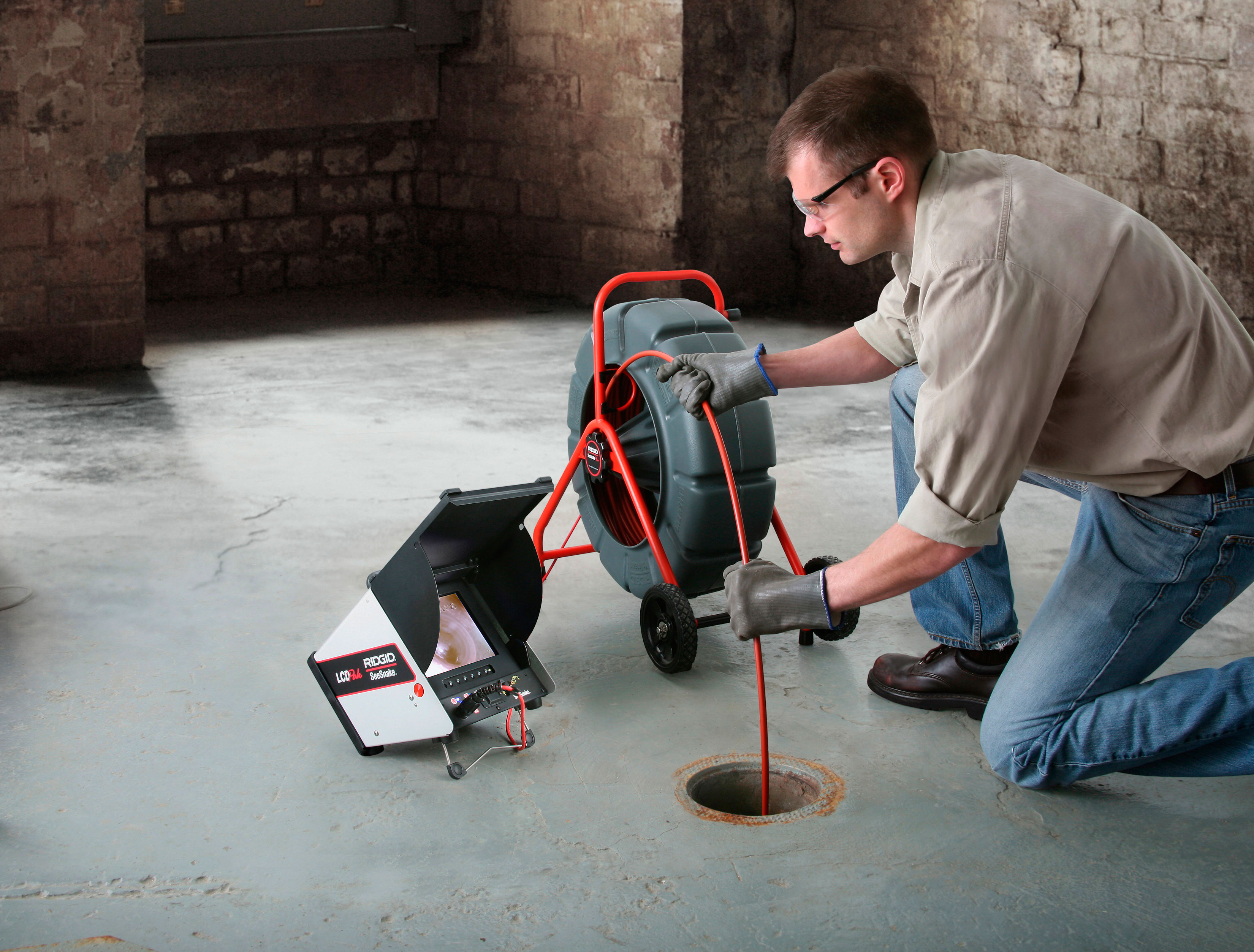 Technik s RIDGID SeeSnake kamerou v praxi